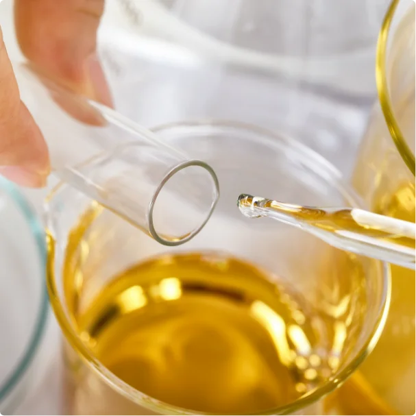 provetta e contagocce da laboratorio